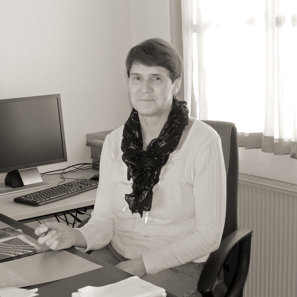 Verwaltungsmitarbeiterin_Frau_Raemsch